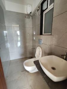 Bathroom Image of 610 Sq.ft 2 BHK Apartment / Flat for sale in Kabra Paradise, Andheri West Mumbai for Rs. 22500000