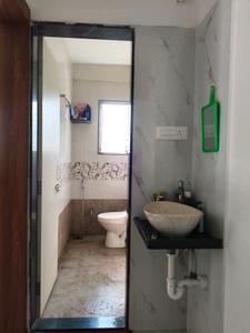 Common Bathroom Image of 648 Sq.ft 1 BHK Apartment / Flat for rent in Kothrud Pune for Rs. 16000