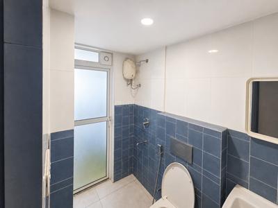 Bathroom Image of 765 Sq.ft 2 BHK Apartment / Flat for rent in Lodha Amara, Kolshet Thane for Rs. 39500