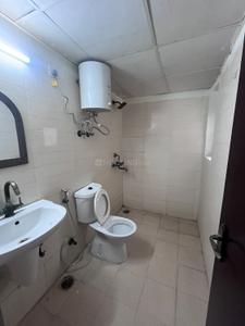 Bathroom Image of 2400 Sq.ft 4 BHK Apartment / Flat for sale in Amrapali Silicon City, Sector 76 Noida for Rs. 26500000