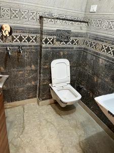 Bathroom Image of 800 Sq.ft 2 BHK Builder Floor for sale in Janakpuri New Delhi for Rs. 13500000