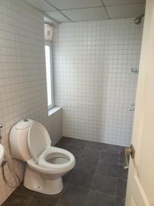 Bathroom Image of 1100 Sq.ft 2 BHK Apartment / Flat for rent in Casagrand Supremus, Thazhambur Chennai for Rs. 30001