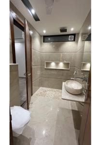 Bathroom Image of 2700 Sq.ft 4.5 BHK Builder Floor for sale in Paramount Luxury Floors Sushant Lok 3 B Block, Sector 57 Gurgaon for Rs. 42500000