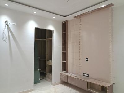 Bedroom Image of 1800 Sq.ft 3 BHK Builder Floor for sale in Paschim Vihar New Delhi for Rs. 37000000