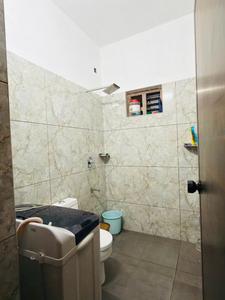 Bathroom Image of 2000 Sq.ft 2 BHK Independent House for rent in Koottuli Kozhikode for Rs. 30000