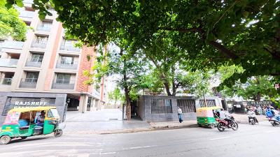 Image of 3428 Sq.ft 4 BHK Apartment / Flat for sale in Navrangpura, Ahmedabad for Rs. 31500000