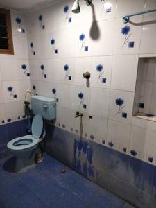 Bathroom Image of 900 Sq.ft 2 BHK Independent House for rent in Vedasandur Dindigul for Rs. 10000