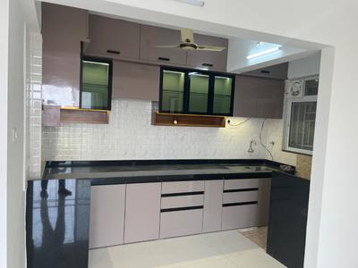 Kitchen Image of 750 Sq.ft 2 BHK Apartment / Flat for rent in NG Vrundavan, Yerawada Pune for Rs. 32000