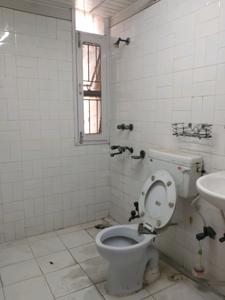 Common Bathroom Image of 1600 Sq.ft 3 BHK Apartment / Flat for sale in Panchwati Apartment, Vikaspuri New Delhi for Rs. 27000000