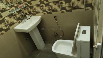 Bathroom Image of 1450 Sq.ft 2 BHK Builder Floor for rent in Jankipuram Lucknow for Rs. 16000