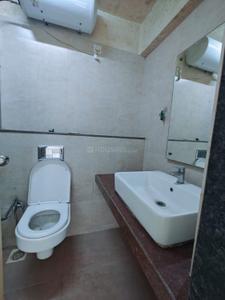 Bathroom Image of 751 Sq.ft 2 BHK Apartment / Flat for sale in Godrej Central, Chembur Mumbai for Rs. 18500000