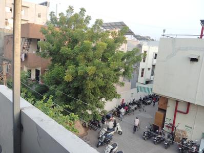 Balcony Image of 150 Sq.ft 1 RK Builder Floor for rent in Manjalpur Vadodara for Rs. 6000