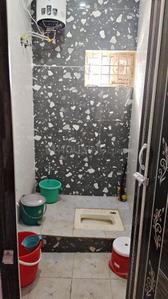 Bathroom Image of 700 Sq.ft 1 BHK Builder Floor for rent in Avalapalli Hosur for Rs. 15000