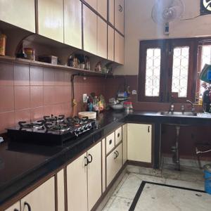 Kitchen Image of 1000 Sq.ft 2 BHK Apartment / Flat for rent in DDA Flats Sarita Vihar, Sarita Vihar New Delhi for Rs. 51000