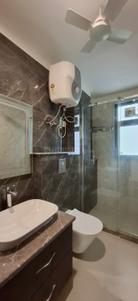 Bathroom Image of 1800 Sq.ft 3 BHK Builder Floor for rent in South Extension II New Delhi for Rs. 135000