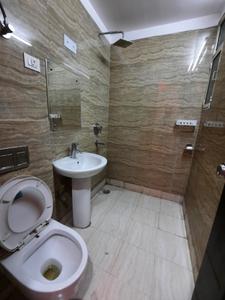 Bathroom Image of 950 Sq.ft 3 BHK Builder Floor for rent in Pitampura New Delhi for Rs. 27000
