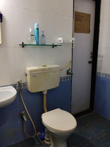Common Bathroom Image of 600 Sq.ft 1 BHK Apartment / Flat for rent in Ashok Towers, Andheri East Mumbai for Rs. 50000