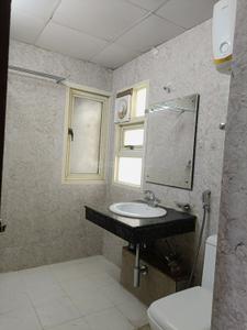 Bathroom Image of 1600 Sq.ft 3 BHK Apartment / Flat for rent in Vrindavan Yojana Lucknow for Rs. 45000