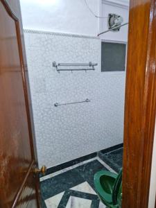 Bathroom Image of 1100 Sq.ft 3 BHK Apartment / Flat for rent in Himgiri Apartments, Kalkaji Extension New Delhi for Rs. 55000