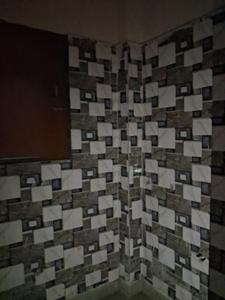 Common Bathroom Image of 980 Sq.ft 2 BHK Apartment / Flat for sale in Sector 49 Noida for Rs. 3050000