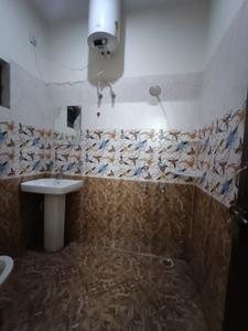 Bathroom Image of 1350 Sq.ft 3 BHK Builder Floor for rent in Pondha Dehradun for Rs. 35000