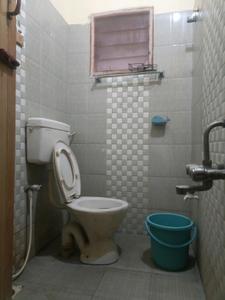 Common Bathroom Image of 850 Sq.ft 1 BHK Independent House for rent in Ambattur Chennai for Rs. 13500