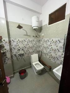 Bathroom Image of 990 Sq.ft 3 BHK Apartment / Flat for sale in Shri Krishna Homes, Shastri Nagar Ghaziabad for Rs. 4200000