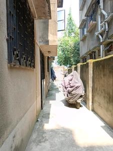 Car Garage Image of 850 Sq.ft 2 BHK Builder Floor for rent in Paschim Putiary Kolkata for Rs. 8500