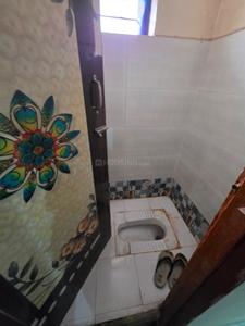 Bathroom Image of 400 Sq.ft 1 RK Apartment / Flat for rent in Kothrud Pune for Rs. 13000