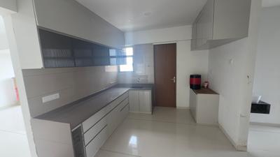Kitchen Image of 2000 Sq.ft 3 BHK Apartment / Flat for rent in Pratham Heights, Sola Ahmedabad for Rs. 40000