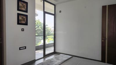 Bedroom Image of 1750 Sq.ft 3 BHK Builder Floor for sale in Kaushambi Ghaziabad for Rs. 17000000
