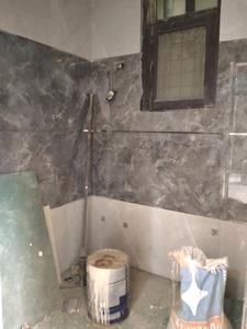 Common Bathroom Image of 950 Sq.ft 2 BHK Apartment / Flat for sale in Rajendra Nagar Ghaziabad for Rs. 5450000