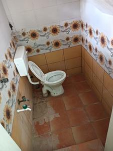 Bathroom Image of 1500 Sq.ft 3 BHK Independent House for rent in Peelamedu Coimbatore for Rs. 30000