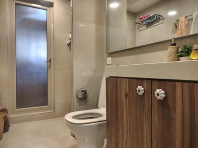 Bathroom Image of 1400 Sq.ft 3 BHK Apartment / Flat for sale in Hiranandani Estate Rodas Enclave, Hiranandani Estate Thane for Rs. 32000000