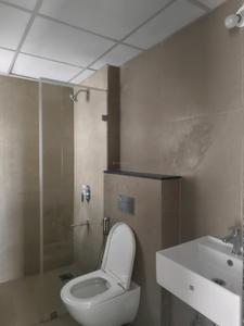 Common Bathroom Image of 1200 Sq.ft 3 BHK Apartment / Flat for rent in Runwal The Central Park, Chinchwad Pune for Rs. 48000