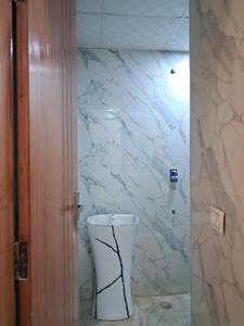 Common Bathroom Image of 1650 Sq.ft 3 BHK Apartment / Flat for sale in Sector 104 Noida for Rs. 6800000