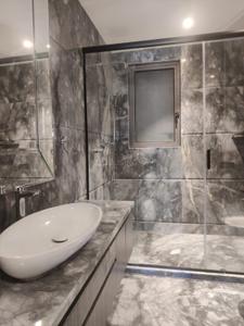 Bathroom Image of 3600 Sq.ft 4.5 BHK Builder Floor for rent in South City Floors 1, Sector 41 Gurgaon for Rs. 165000