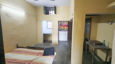 Bedroom Image of 450 Sq.ft 2 BHK Independent House for rent in Aliganj Lucknow for Rs. 8000