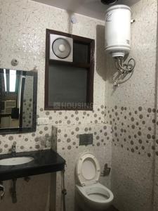 Bathroom Image of 1200 Sq.ft 2 BHK Builder Floor for rent in Sector 46 Gurgaon for Rs. 36000