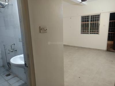 Bathroom Image of 1500 Sq.ft 3 BHK Independent House for rent in Shivaji Nagar Pune for Rs. 55000