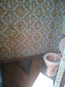 Bathroom Image of 1200 Sq.ft 3 BHK Apartment / Flat for rent in Sarsol Aligarh for Rs. 6500