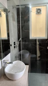 Bathroom Image of 1600 Sq.ft 3 BHK Builder Floor for rent in Sarvapriya Vihar New Delhi for Rs. 125000