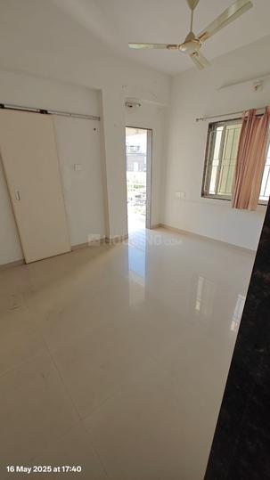 Yash Complex Bedroom 1