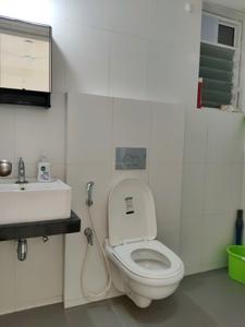 Common Bathroom Image of 600 Sq.ft 1 BHK Apartment / Flat for sale in Raunak 108, Kasarvadavali Thane for Rs. 6600000