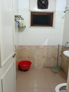Bathroom Image of 1650 Sq.ft 3 BHK Apartment / Flat for sale in Mahanagar Lucknow for Rs. 13000000