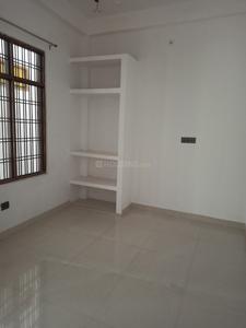 Bedroom Image of 1100 Sq.ft 2 BHK Builder Floor for rent in Chinhat Lucknow for Rs. 10000