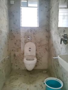Common Bathroom Image of 680 Sq.ft 2 BHK Apartment / Flat for rent in Shraddha Privilege, Vikhroli East Mumbai for Rs. 50000