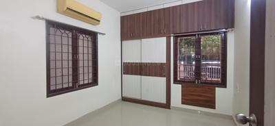 Bedroom Image of 1000 Sq.ft 2 BHK Builder Floor for rent in Ekkatuthangal Chennai for Rs. 30000
