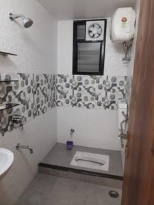 Bathroom Image of 1500 Sq.ft 3 BHK Apartment / Flat for rent in Laxminagar Nagpur for Rs. 30000
