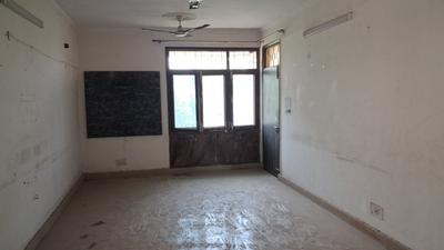 Living Room Image of 1300 Sq.ft 3 BHK Apartment / Flat for sale in Krishi Apartments, Vikaspuri New Delhi for Rs. 16800000